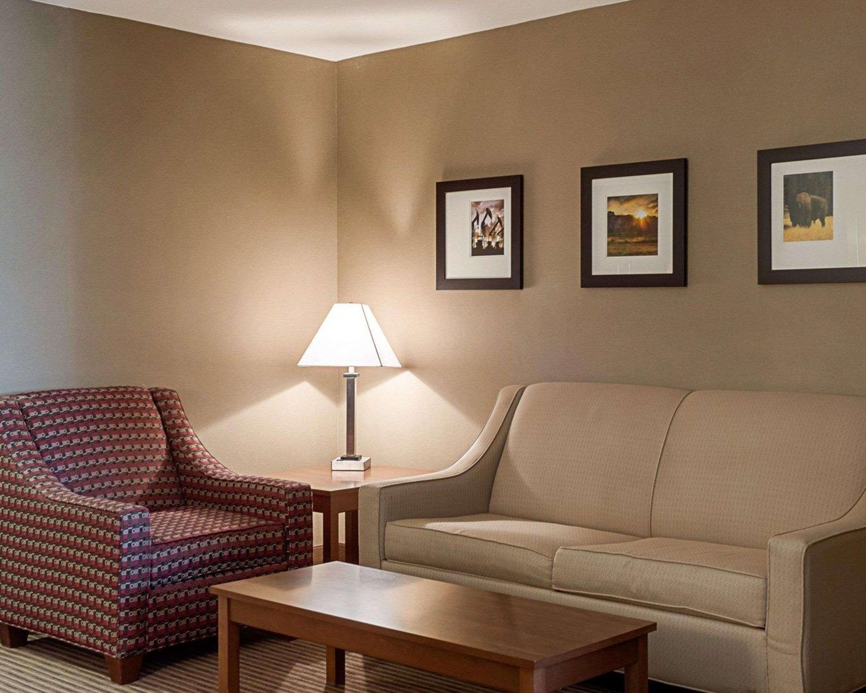 Comfort Inn & Suites Watford City Extérieur photo