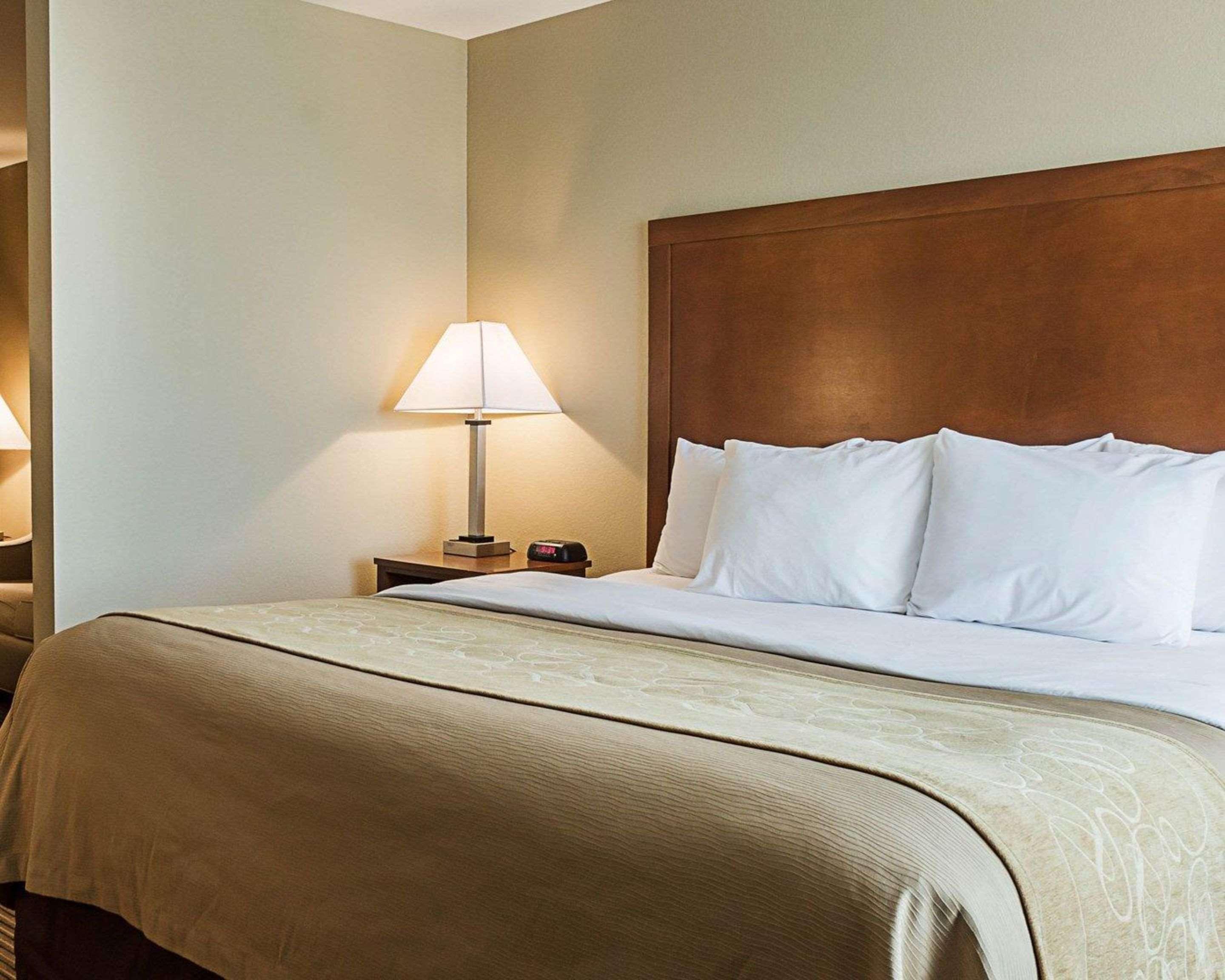 Comfort Inn & Suites Watford City Extérieur photo