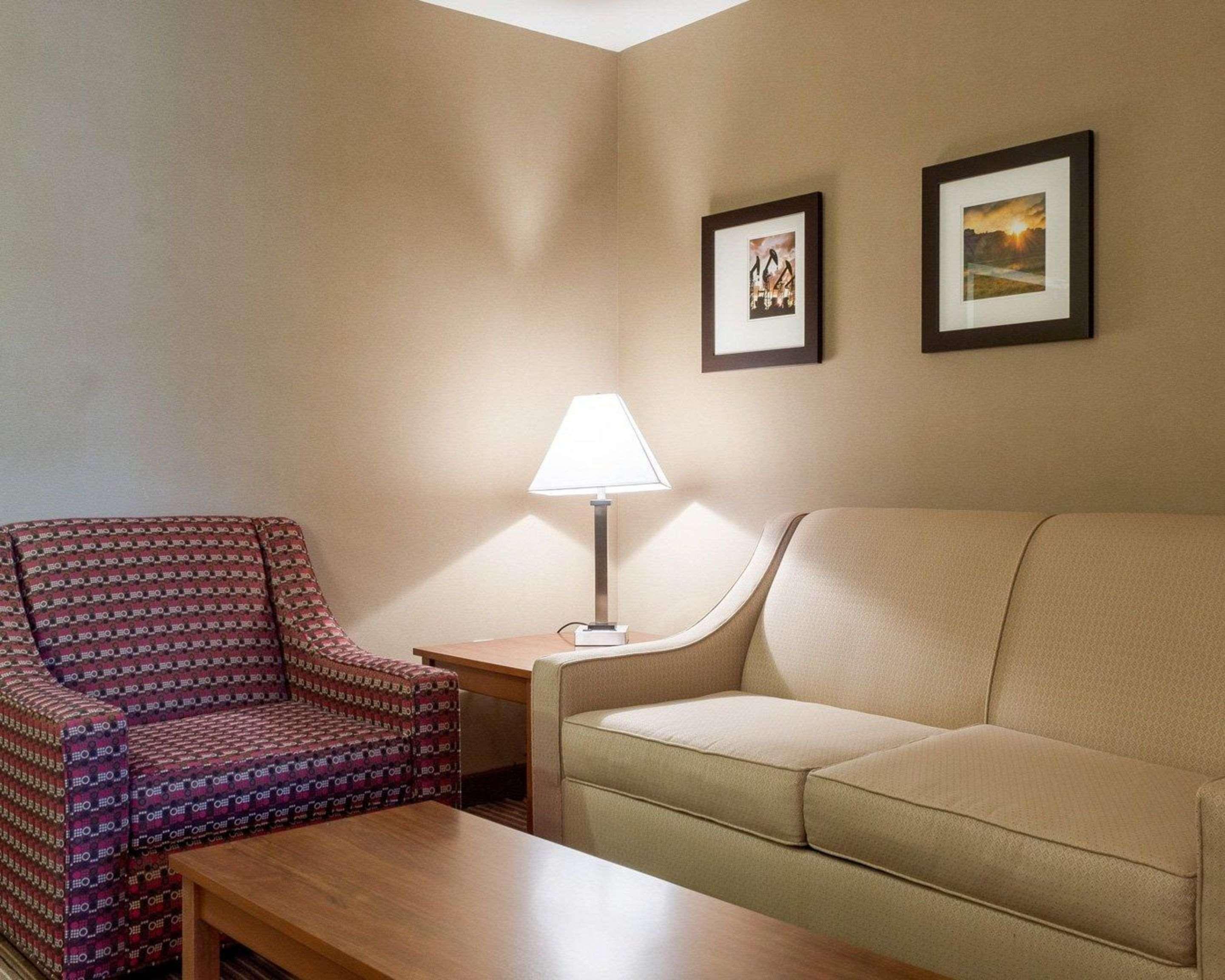 Comfort Inn & Suites Watford City Extérieur photo