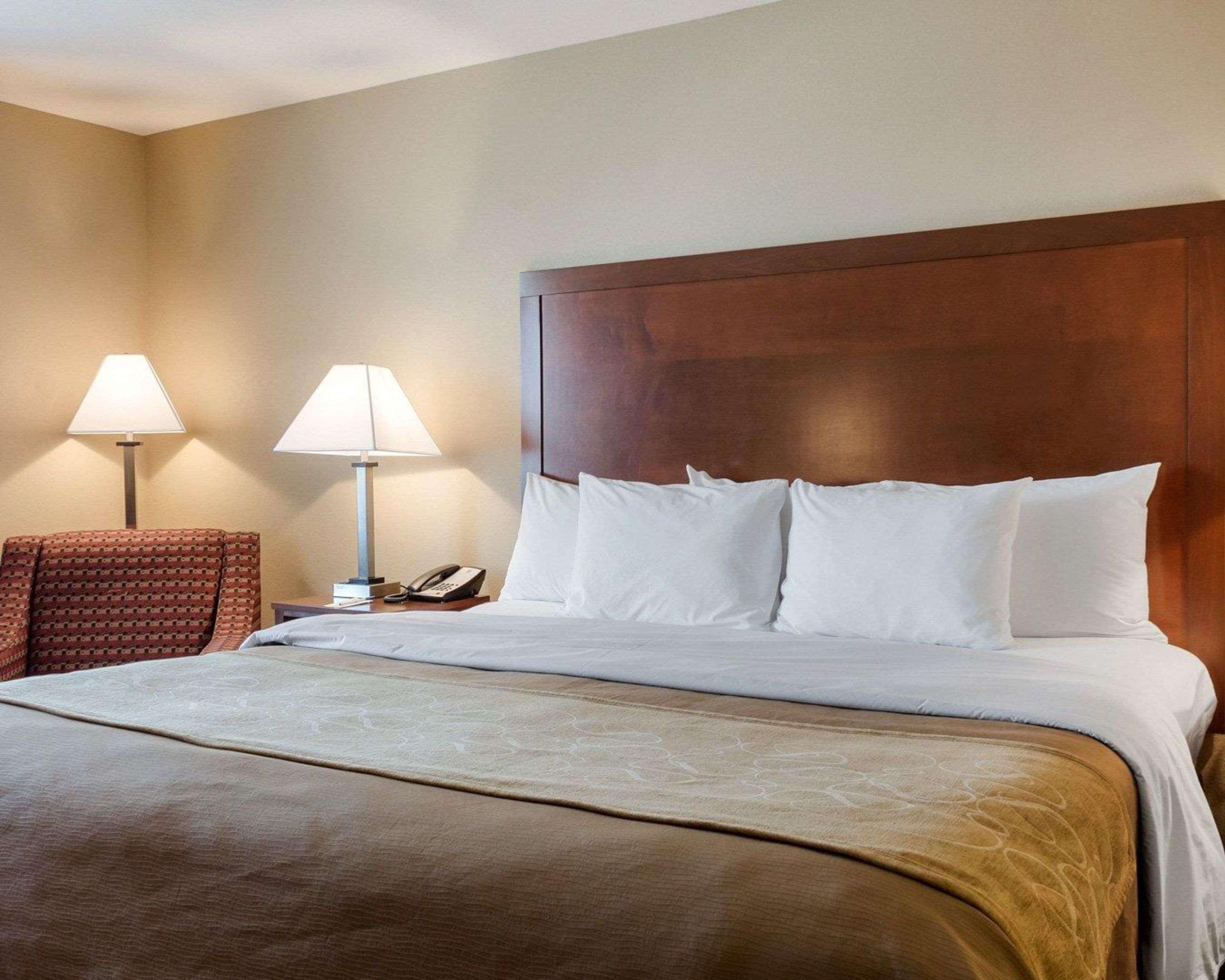 Comfort Inn & Suites Watford City Extérieur photo