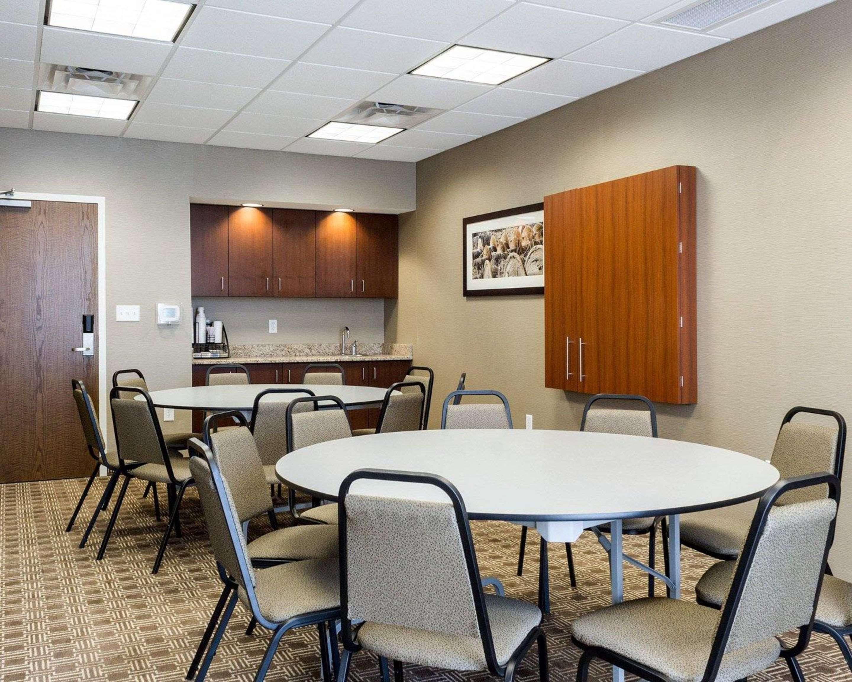 Comfort Inn & Suites Watford City Extérieur photo