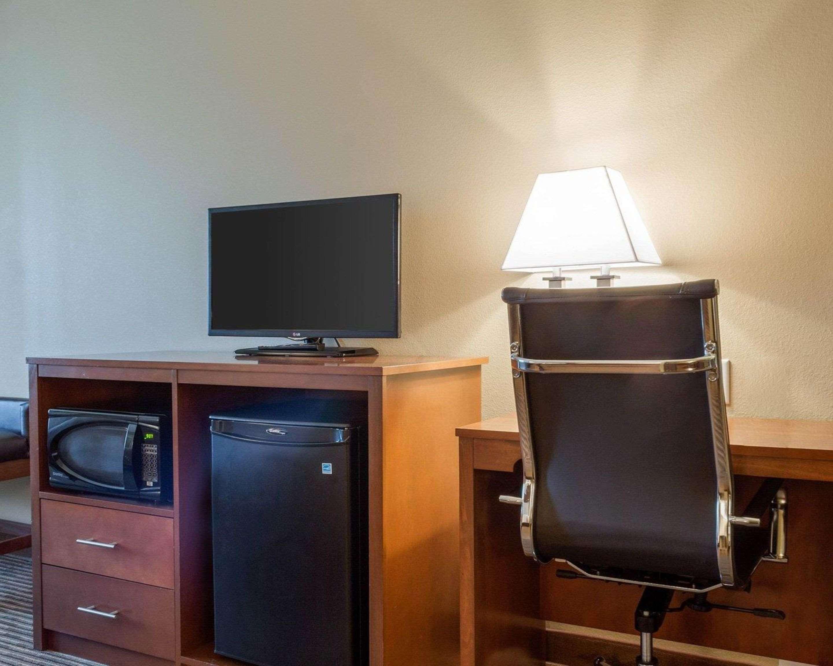 Comfort Inn & Suites Watford City Extérieur photo