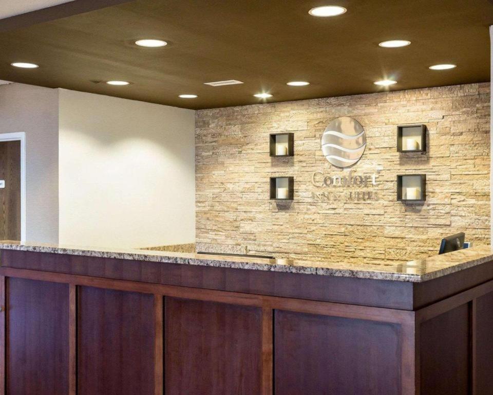 Comfort Inn & Suites Watford City Extérieur photo