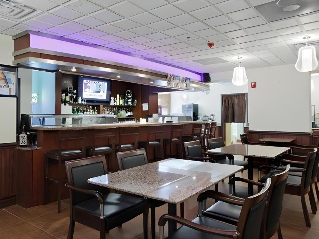 Comfort Inn & Suites Watford City Extérieur photo