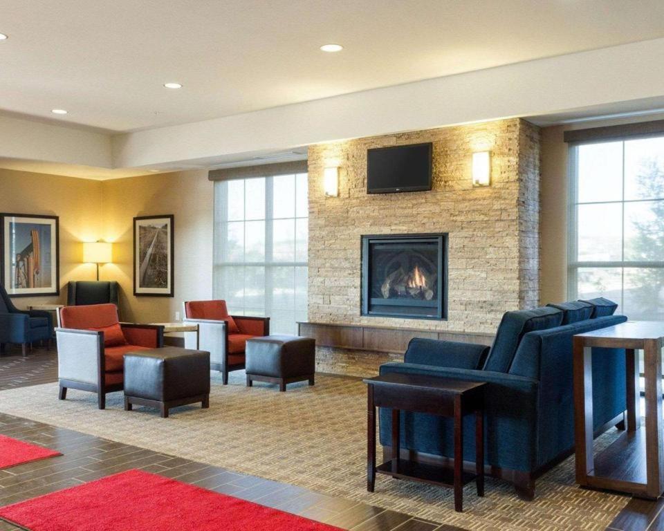 Comfort Inn & Suites Watford City Extérieur photo
